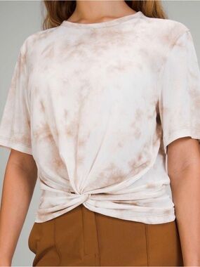 Lululemon Crescent Cropped Tee Size 8